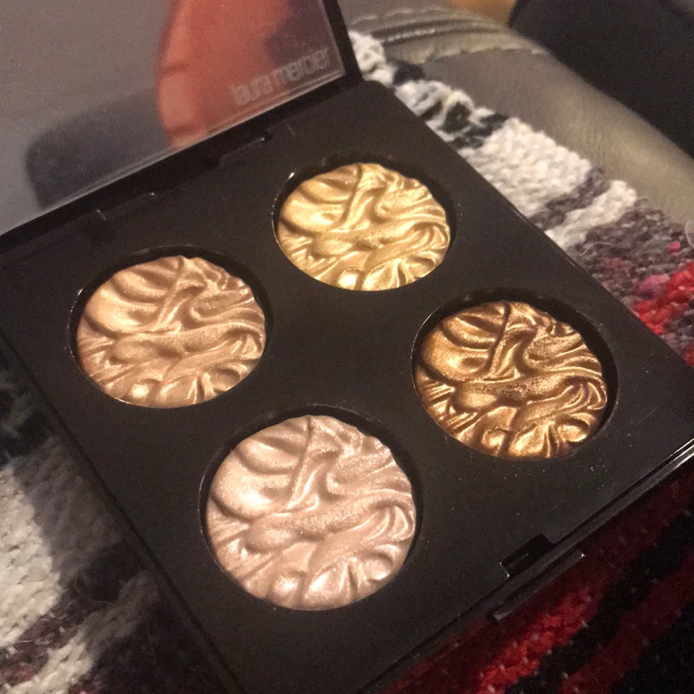 Laura mercier. Face illuminator collection
